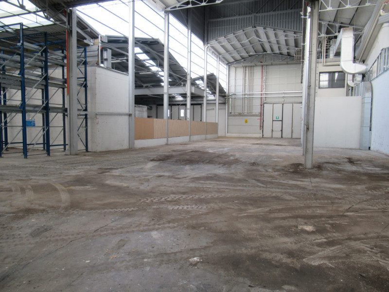 Per informazioni: 335/8345159. A Fontanelle (TV) in zona industriale proponiamo in vendita capann...