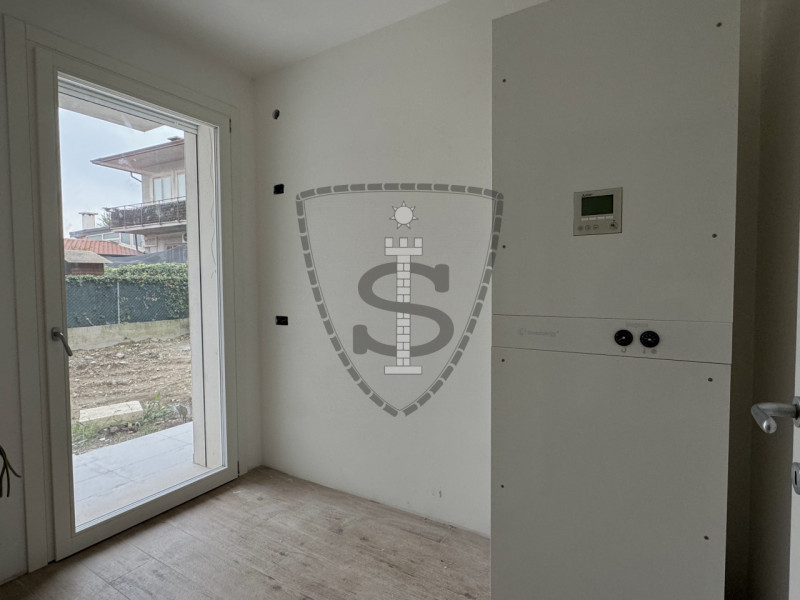 Proponiamo a Granella, nel comune di Tezze sul Brenta, un moderno appartamento di 100 mq di nuova...