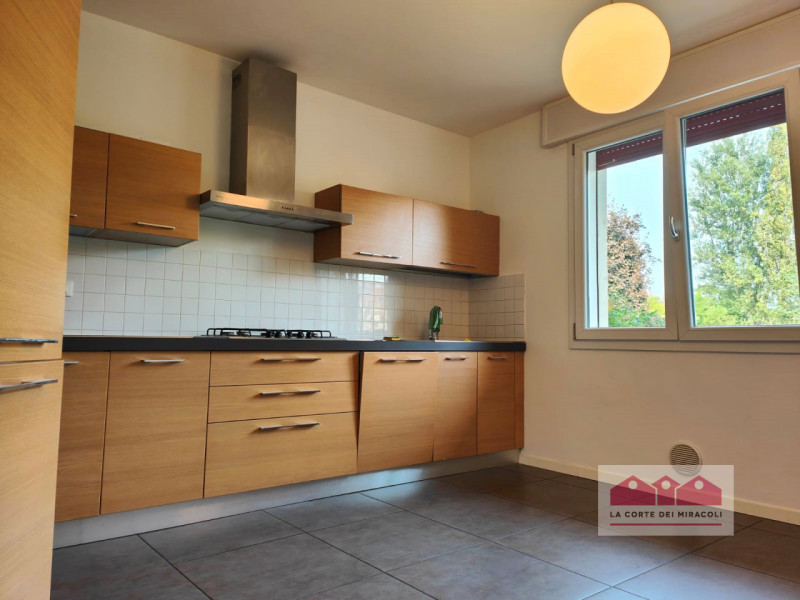 RETTORGOLE: BIFAMILIARE CON SOGGIORNO, CUCINA ARREDATA, PRANZO, SERVIZIO OSPITI, TERRAZZO E GIARD...