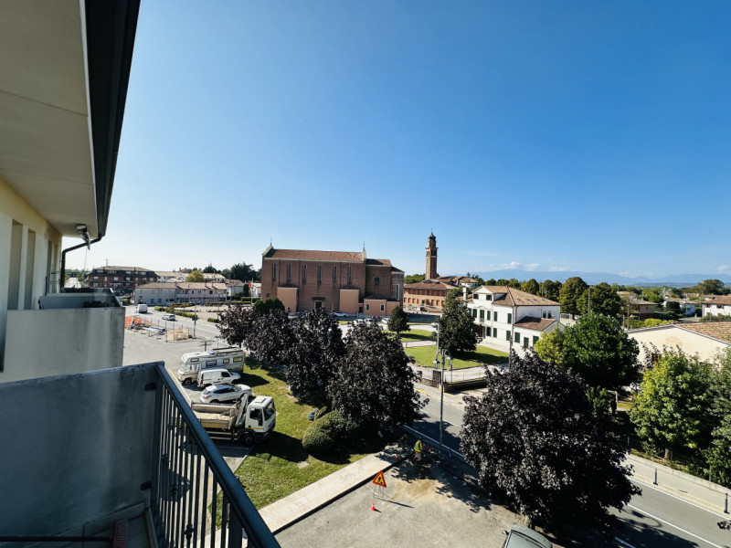 (Per INFO Giovanni 388 8920530) DISPONIBILE DA DICEMBRE 2025 a Postioma di Paese, in zona central...