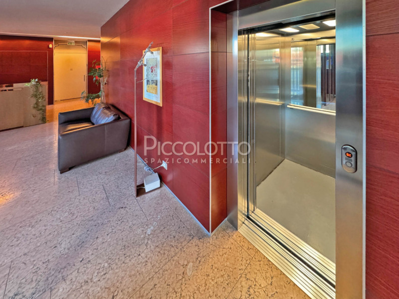 Rif. V5297 - Il compendio immobiliare denominato "Fattoria di Villa Emo", a pochi minuti da Caste...