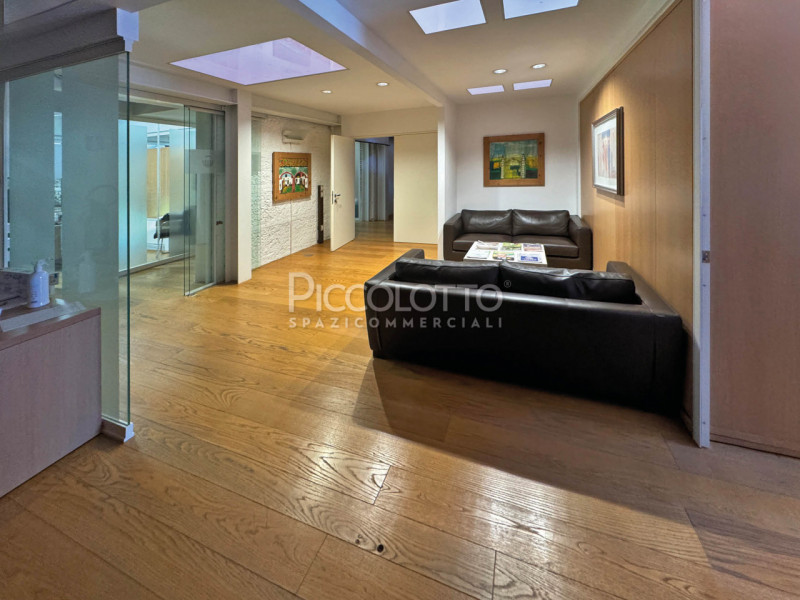 Rif. V5297 - Il compendio immobiliare denominato "Fattoria di Villa Emo", a pochi minuti da Caste...