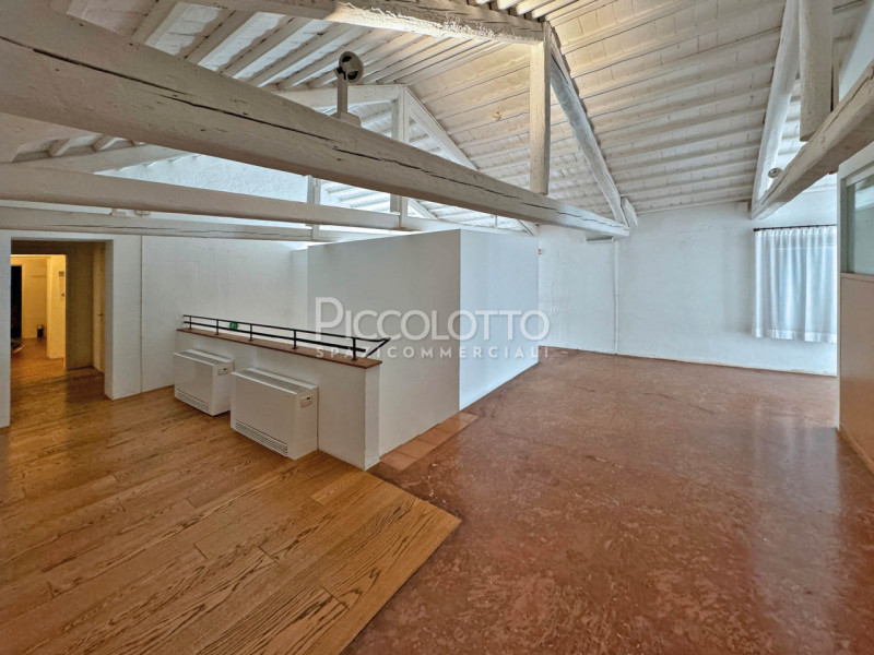 Rif. V5297 - Il compendio immobiliare denominato "Fattoria di Villa Emo", a pochi minuti da Caste...