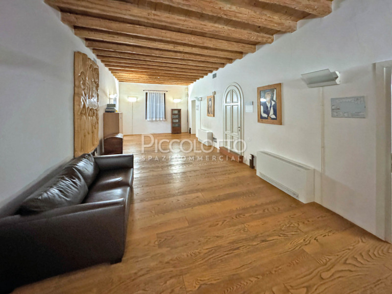 Rif. V5297 - Il compendio immobiliare denominato "Fattoria di Villa Emo", a pochi minuti da Caste...