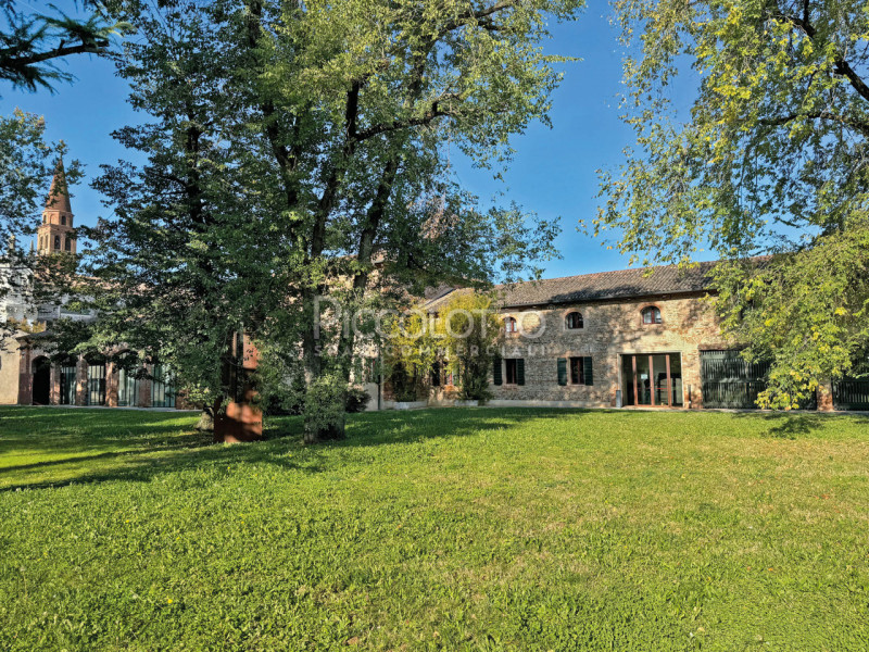 Rif. V5297 - Il compendio immobiliare denominato "Fattoria di Villa Emo", a pochi minuti da Caste...