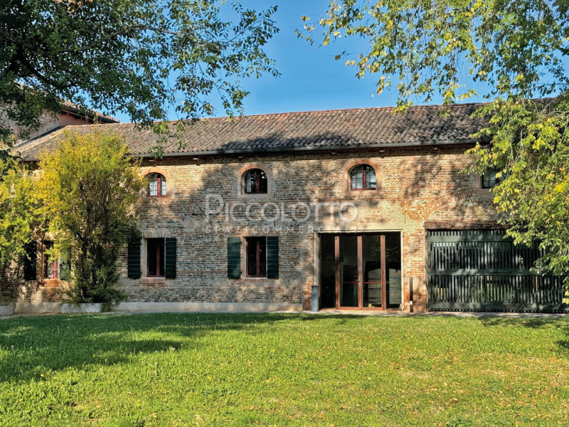 Rif. V5297 - Il compendio immobiliare denominato "Fattoria di Villa Emo", a pochi minuti da Caste...