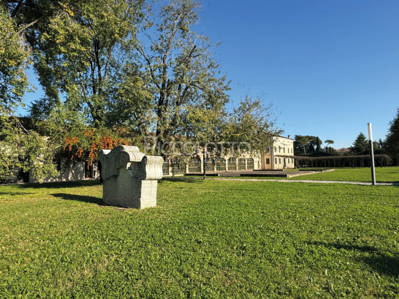 Rif. V5297 - Il compendio immobiliare denominato "Fattoria di Villa Emo", a pochi minuti da Caste...