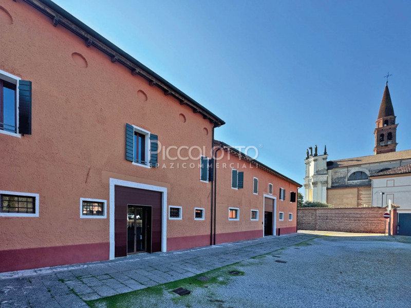 Rif. V5297 - Il compendio immobiliare denominato "Fattoria di Villa Emo", a pochi minuti da Caste...