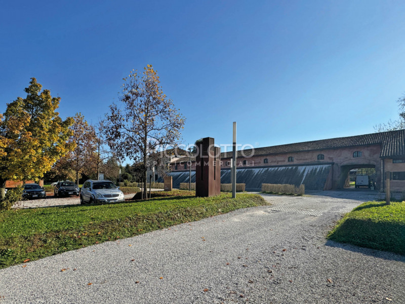 Rif. V5297 - Il compendio immobiliare denominato "Fattoria di Villa Emo", a pochi minuti da Caste...