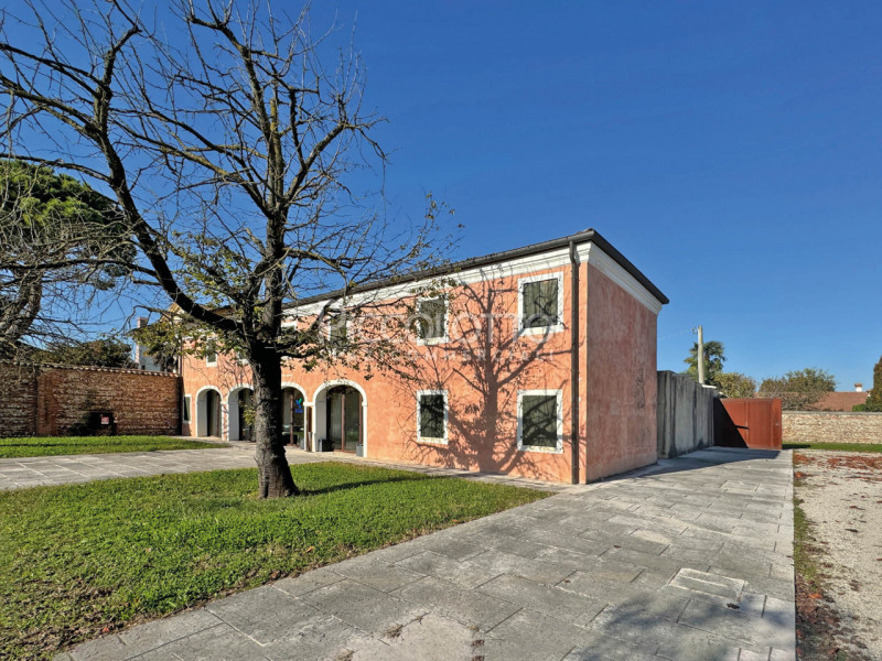 Rif. V5297 - Il compendio immobiliare denominato "Fattoria di Villa Emo", a pochi minuti da Caste...