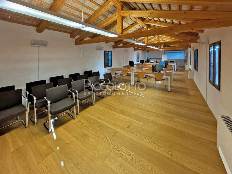 Rif. V5297 - Il compendio immobiliare denominato "Fattoria di Villa Emo", a pochi minuti da Caste...