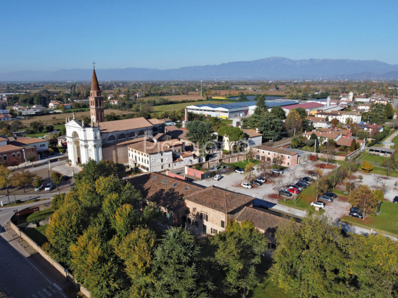 Rif. V5297 - Il compendio immobiliare denominato "Fattoria di Villa Emo", a pochi minuti da Caste...