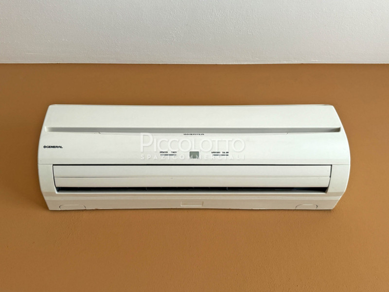 Rif. A4977 - Moderno ufficio disponibile in affitto a Casella d'Asolo, situato in posizione centr...