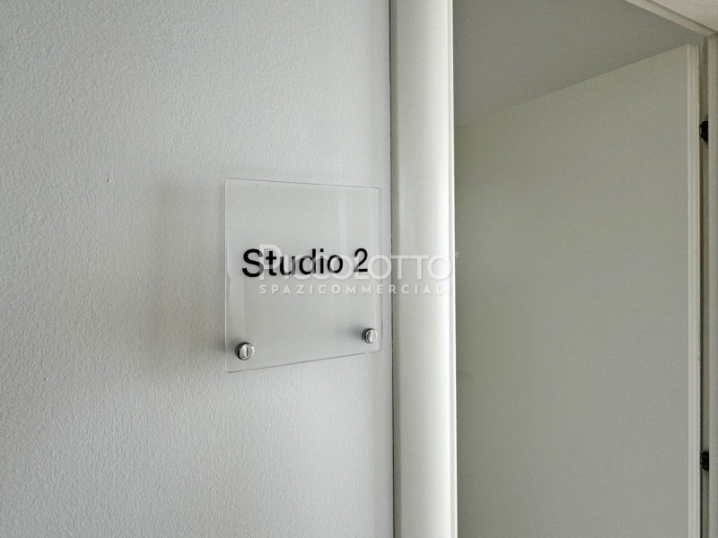Rif. A4977 - Moderno ufficio disponibile in affitto a Casella d'Asolo, situato in posizione centr...