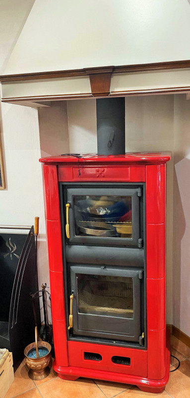 Castelfranco V.to: in frazione proponiamo in vendita una villa singola in stile rustico, localizz...