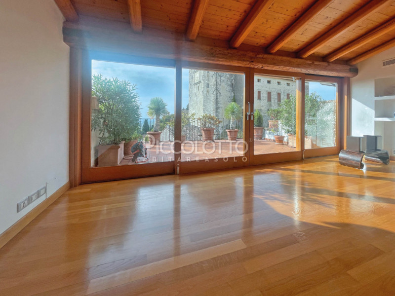 Rif. A4979 - Nel cuore del centro storico di Asolo, disponibile in affitto suggestivo appartament...