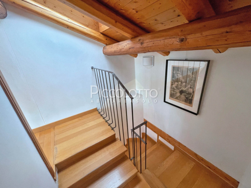 Rif. A4979 - Nel cuore del centro storico di Asolo, disponibile in affitto suggestivo appartament...