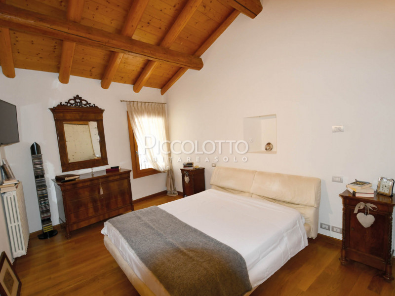 Rif. A4979 - Nel cuore del centro storico di Asolo, disponibile in affitto suggestivo appartament...