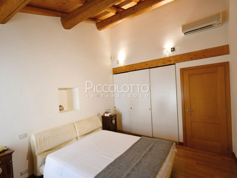 Rif. A4979 - Nel cuore del centro storico di Asolo, disponibile in affitto suggestivo appartament...