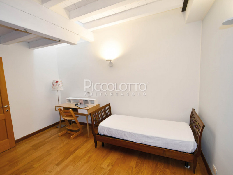 Rif. A4979 - Nel cuore del centro storico di Asolo, disponibile in affitto suggestivo appartament...