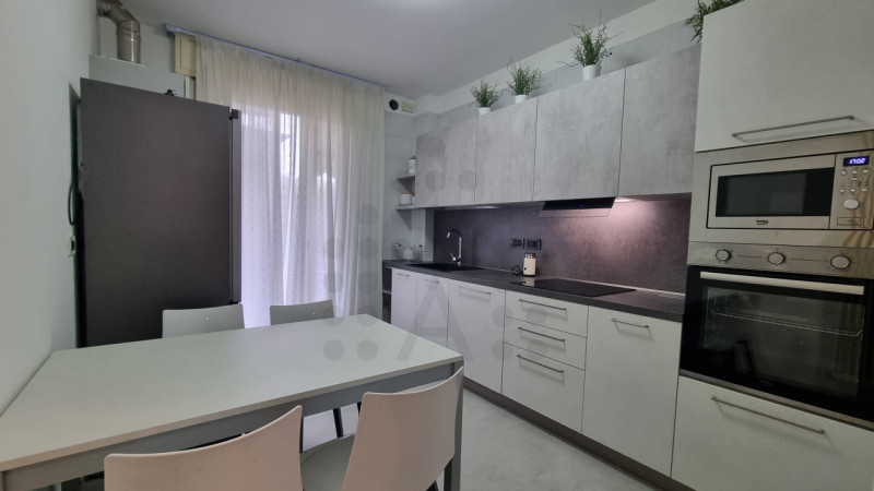 In zona Colombo ad Abano, nelle strette vicinanze del Policlinico, proponiamo la locazione parzia...