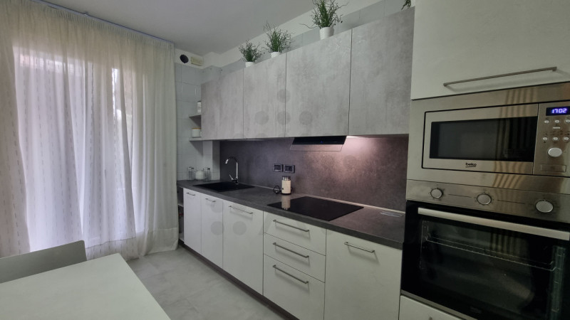 In zona Colombo ad Abano, nelle strette vicinanze del Policlinico, proponiamo la locazione parzia...