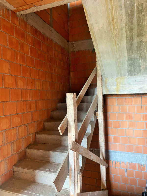 Castelfranco V.to: in frazione proponiamo alla vendita una porzione di bifamiliare disposta su 3 ...