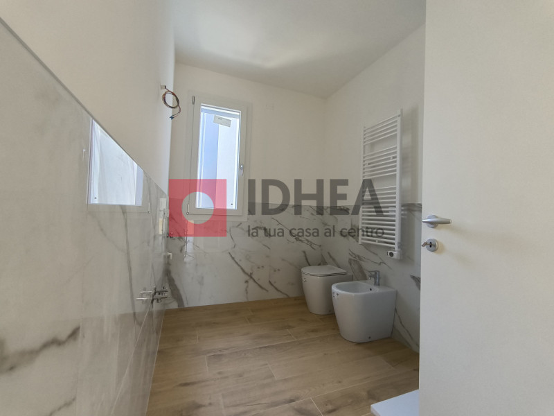 RIFERIMENTO "UM2"

MONASTIER DI TREVISO - CENTRO 

Su bel contesto residenziale in prossimità del...