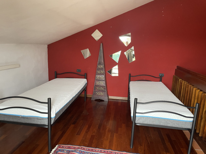 SACRO CUORE vicinanza Altichiero, proponiamo porzione di casa con ingresso indipendente.
La casa ...