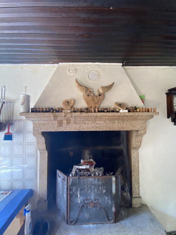 In vendita a Val Liona proponiamo un grazioso rustico indipendente attualmente fruibile come seco...