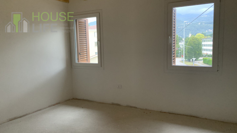 SCHIO-CENTRO: In contesto di tre unità di nuova ristrutturazione integrale, affascinante DUPLEX i...