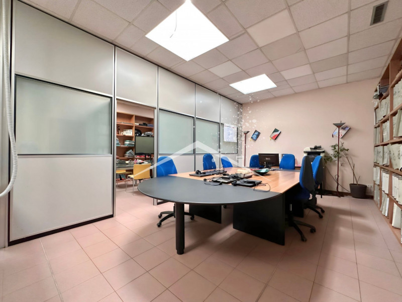 L'ufficio viene venduto con un contratto di locazione valido fino al 2030.

Questa soluzione è id...