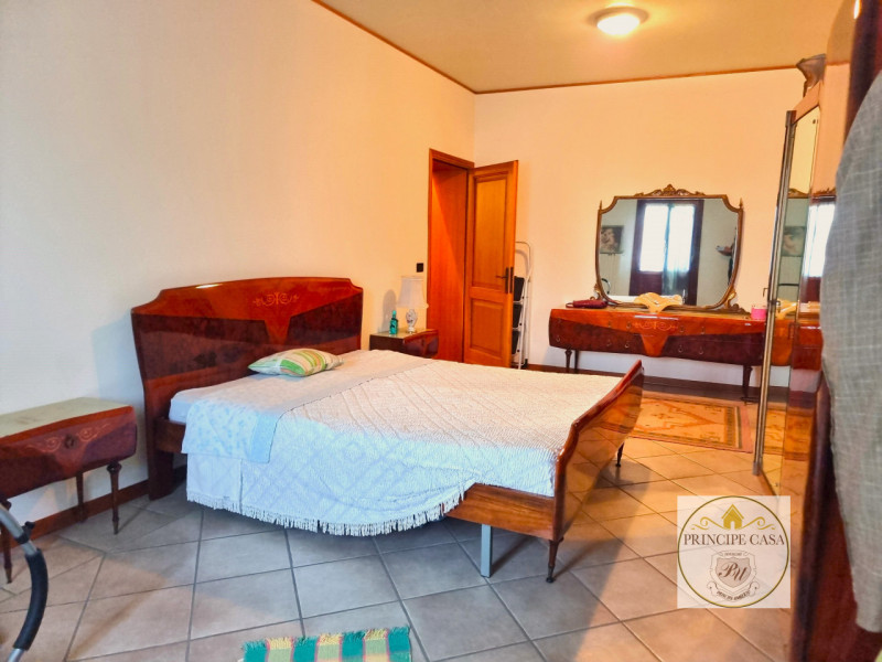 Rif. RU52 - Ci troviamo ad Arquà Petrarca, uno dei borghi più antichi e suggestivi del nostro ter...