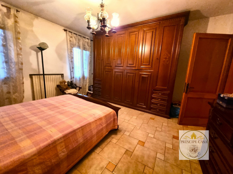 Rif. RU52 - Ci troviamo ad Arquà Petrarca, uno dei borghi più antichi e suggestivi del nostro ter...