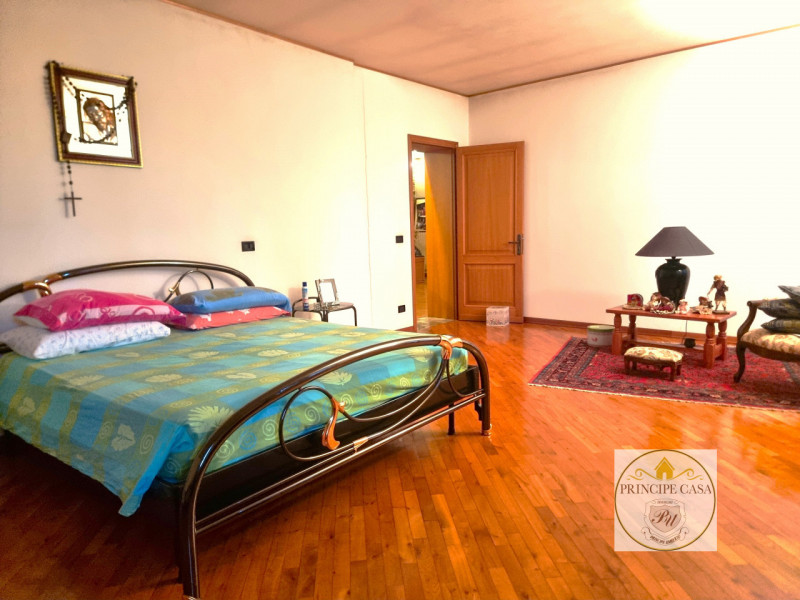 Rif. RU52 - Ci troviamo ad Arquà Petrarca, uno dei borghi più antichi e suggestivi del nostro ter...