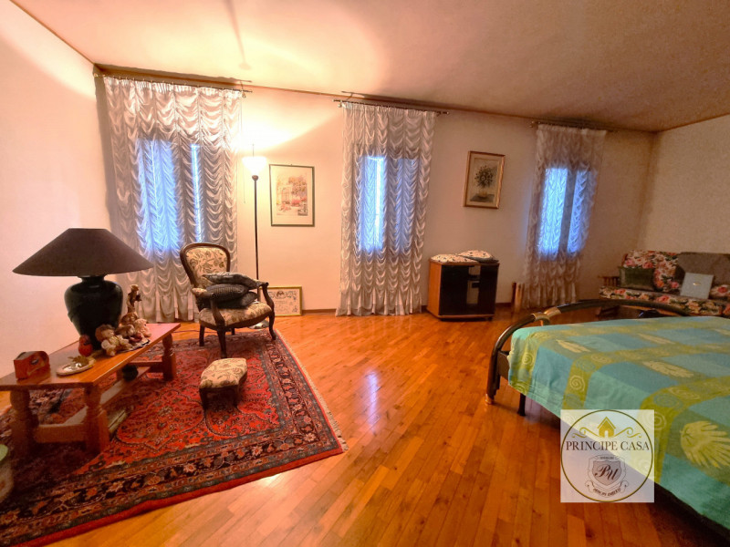 Rif. RU52 - Ci troviamo ad Arquà Petrarca, uno dei borghi più antichi e suggestivi del nostro ter...