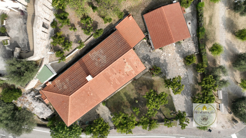 Rif. RU52 - Ci troviamo ad Arquà Petrarca, uno dei borghi più antichi e suggestivi del nostro ter...