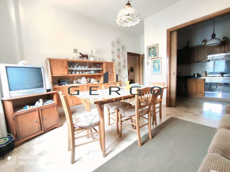 (Per INFO Mattias Gioia 3494222146) A Vittorio Veneto, in posizione strategica vicino alla A27, i...