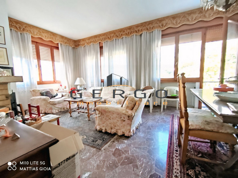 (Per INFO Mattias Gioia 3494222146) A Vittorio Veneto, in posizione strategica vicino alla A27, i...