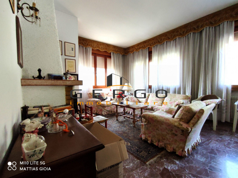 (Per INFO Mattias Gioia 3494222146) A Vittorio Veneto, in posizione strategica vicino alla A27, i...