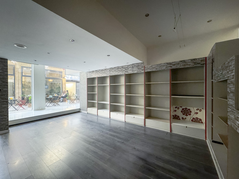 CENTRO STORICO - INTERNO CORSO PALLADIO: NEGOZIO DI CIRCA 150 MQ SU DUE LIVELLI. EURO 329.000. CO...