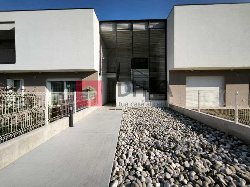 RIFERIMENTO "FPSB3"

SAN BIAGIO DI CALLALTA - OLMI

Nella tranquilla e servita zona di Olmi, su r...