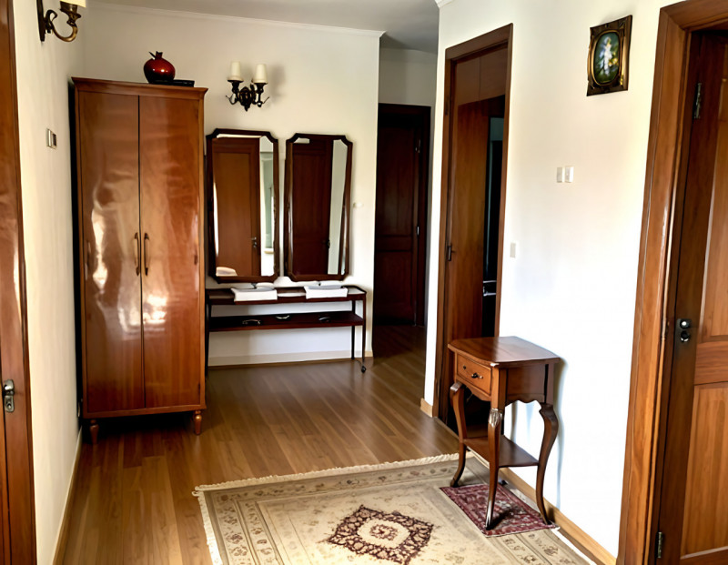 (Per INFO 3316190143 ) A Castelminio di Resana, in zona centrale, proponiamo abitazione del '76, ...