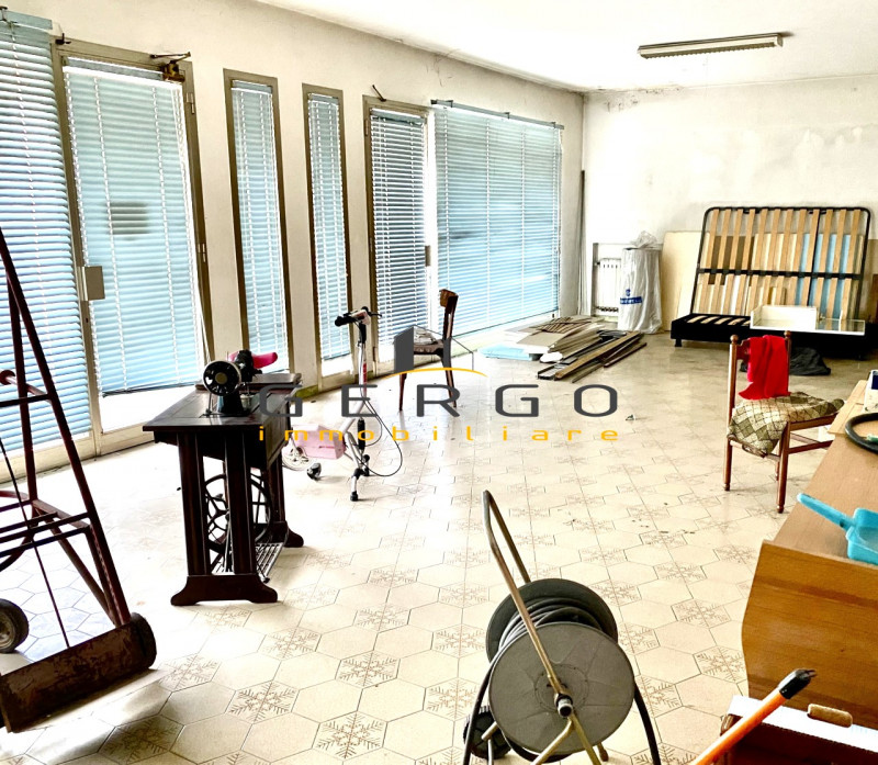 (Per INFO 3316190143 ) A Castelminio di Resana, in zona centrale, proponiamo abitazione del '76, ...