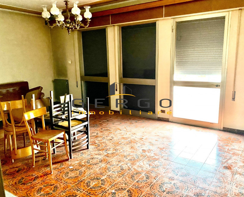 (Per INFO 3316190143 ) A Castelminio di Resana, in zona centrale, proponiamo abitazione del '76, ...