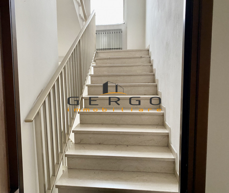 (Per INFO 3316190143 ) A Castelminio di Resana, in zona centrale, proponiamo abitazione del '76, ...