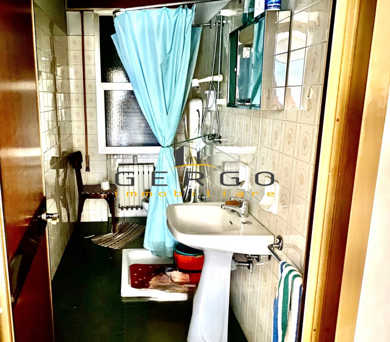 (Per INFO 3316190143 ) A Castelminio di Resana, in zona centrale, proponiamo abitazione del '76, ...