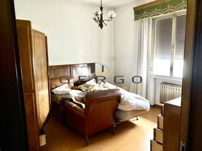 (Per INFO 3316190143 ) A Castelminio di Resana, in zona centrale, proponiamo abitazione del '76, ...