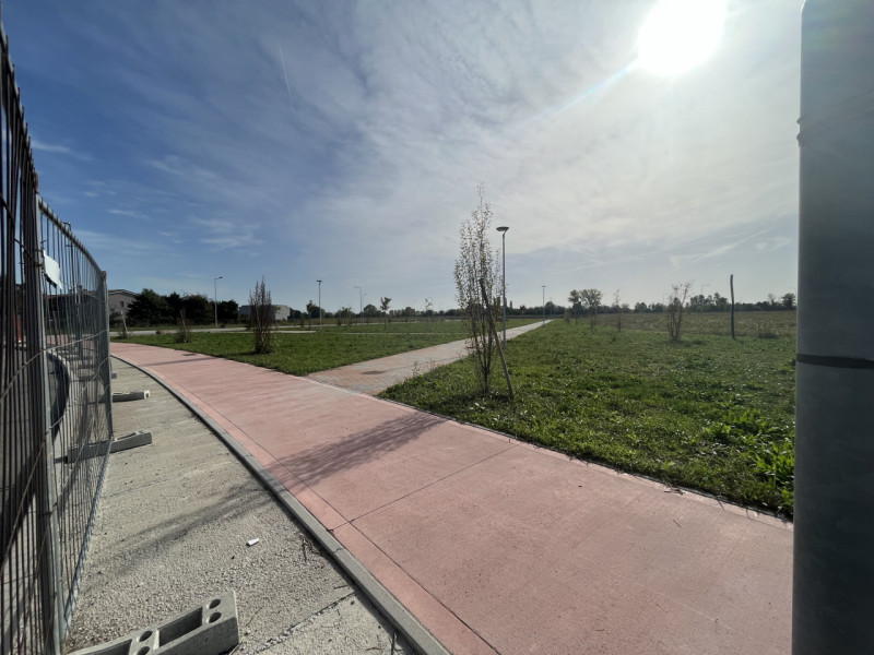 Padova tra il quartiere Brusegana e quartiere Tencarola, proponiamo in VENDITA LOTTO DI TERRENO E...