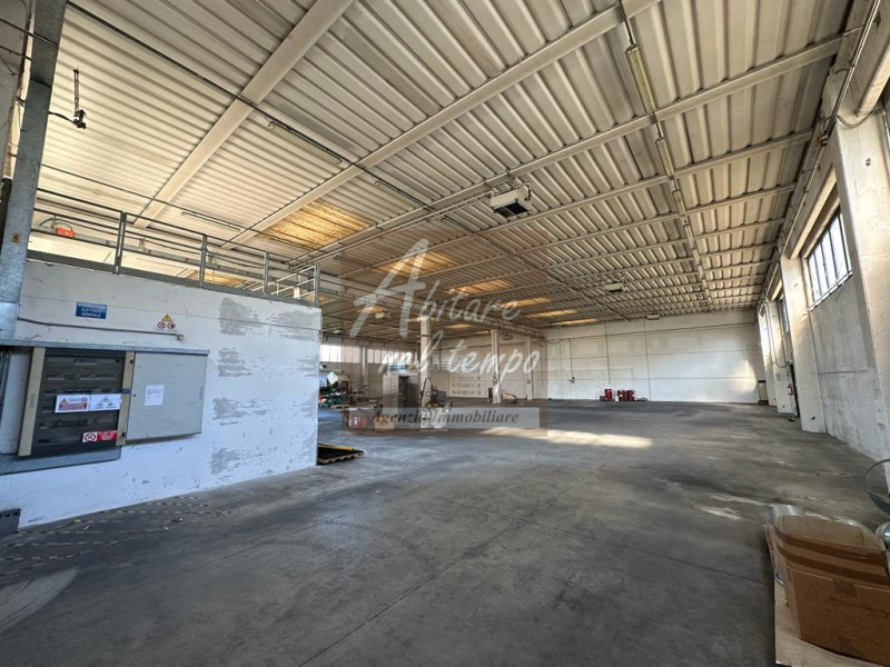 SAN GIORGIO IN BOSCO (PD) - CAPANNONE ARTIGIANALE


Proponiamo in vendita un capannone artigianal...